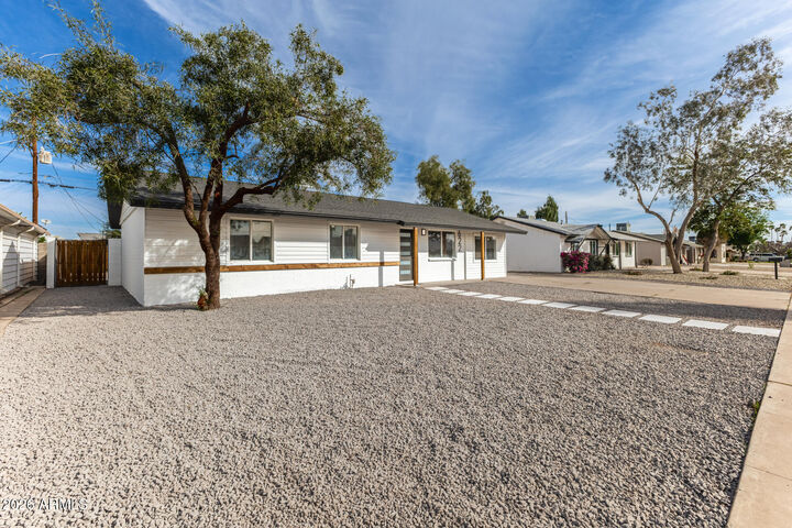 Property Photo: 622 E Papago Drive AZ 85288