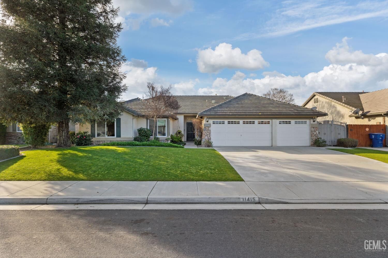 Property Photo:  11415 Mercatello Avenue  CA 93312 