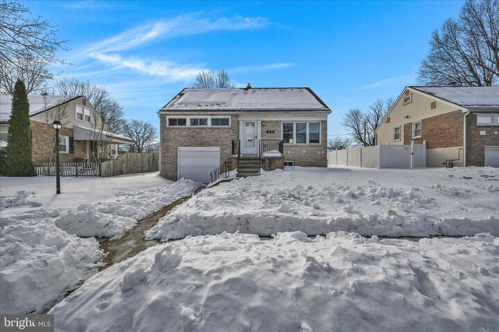 Property Photo:  526 Harding Avenue  PA 19607 