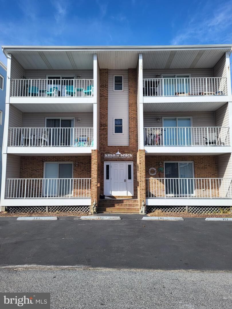 Property Photo:  12210 Assawoman Drive 302  MD 21842 