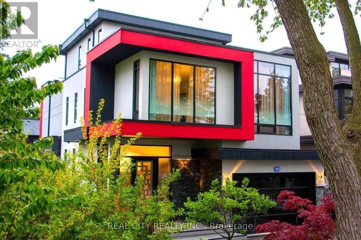 Property Photo:  662 Byngmount Avenue  ON L5G 1R4 