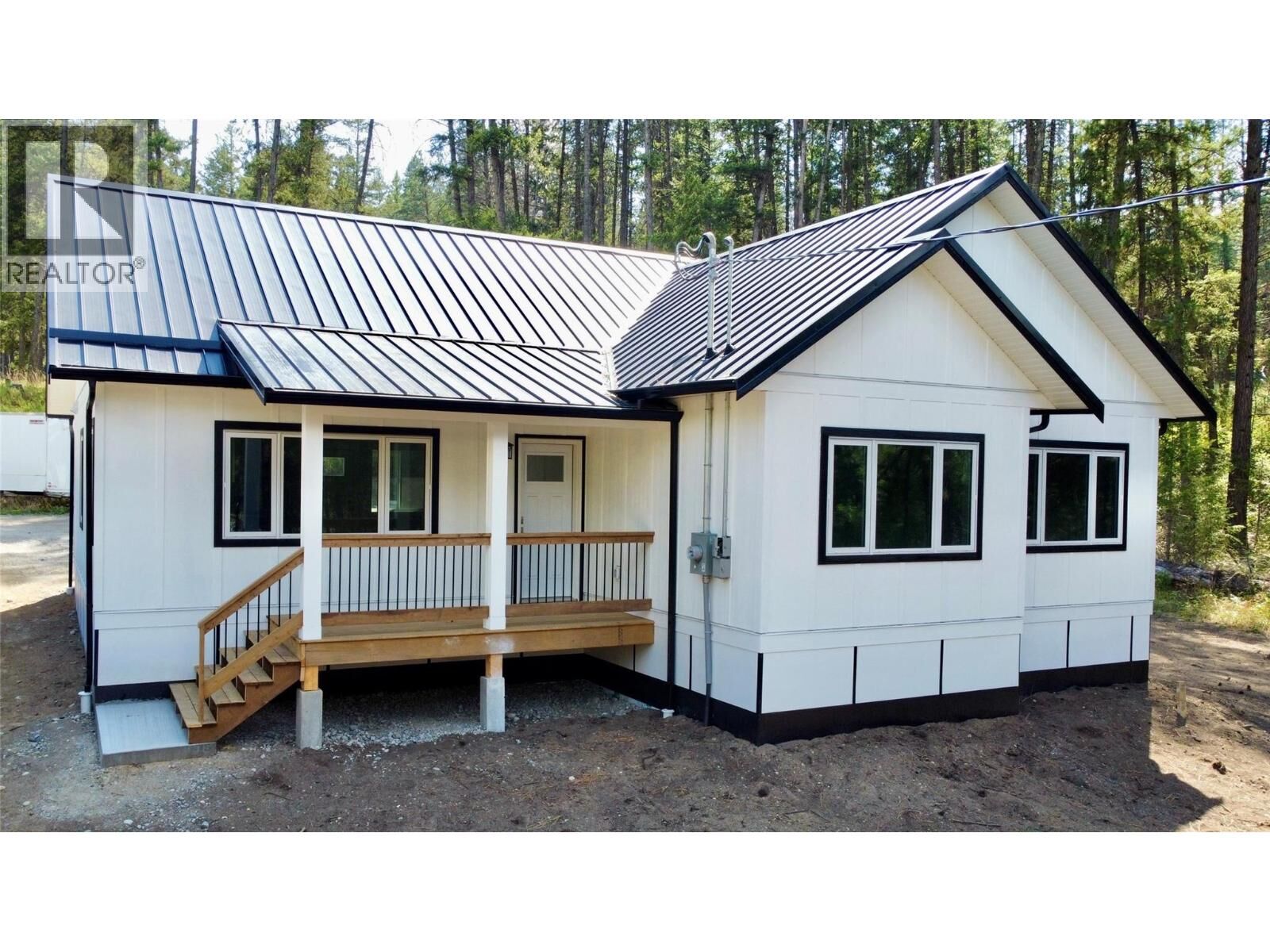 Property Photo: 160 3rd Avenue BC V0H 1E0