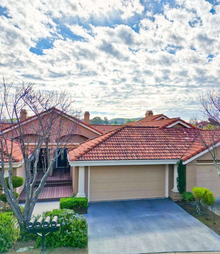 Property Photo:  2057 Echo Pl  CA 94582 