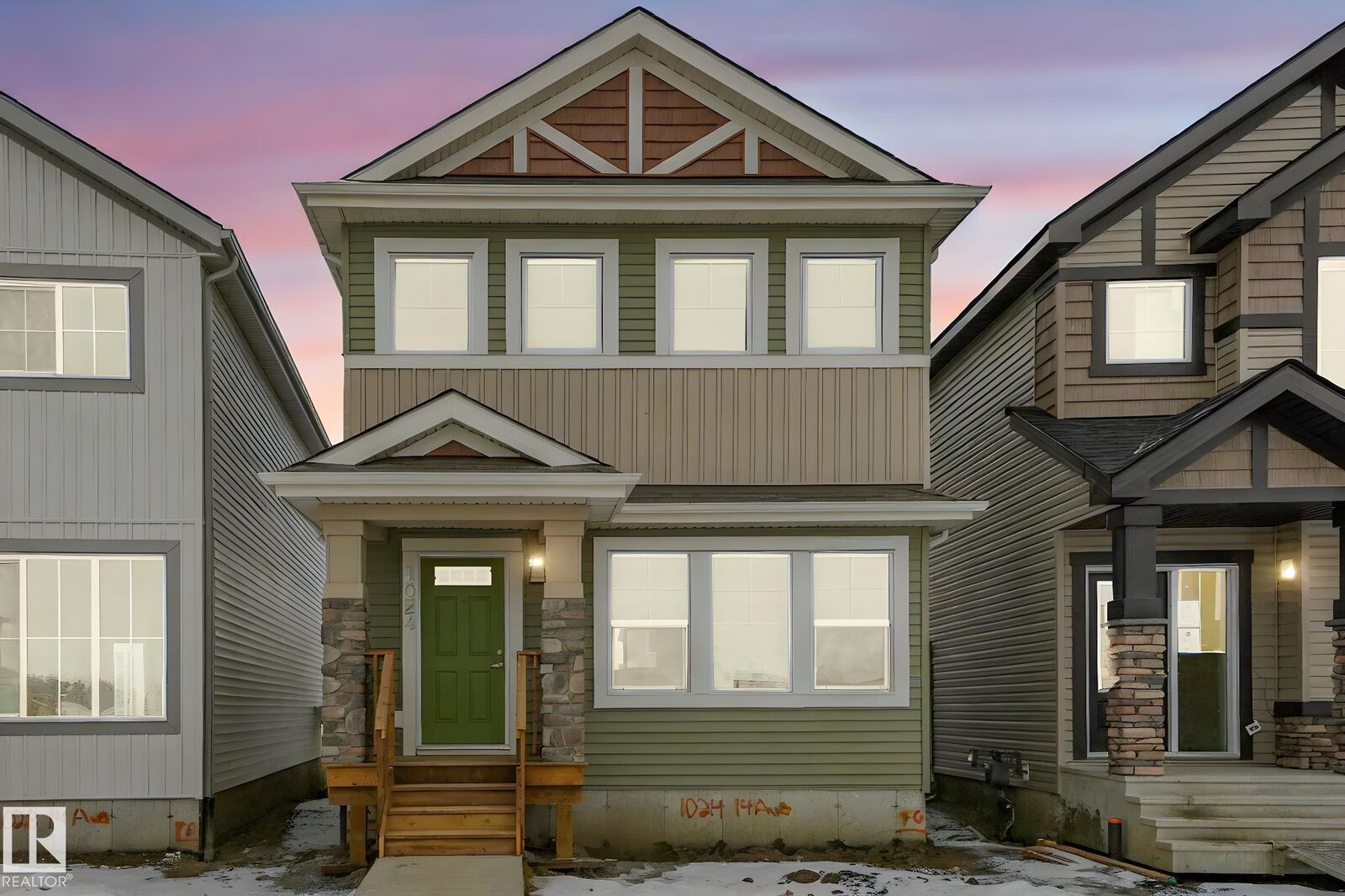 Property Photo:  1024 14 Avenue NW  AB T6T 2W8 