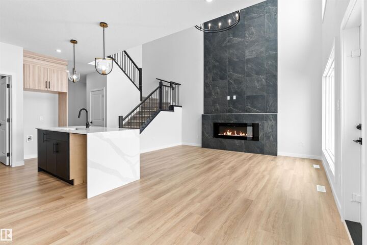 Property Photo:  116 25 Street SW  AB T6X 3K3 