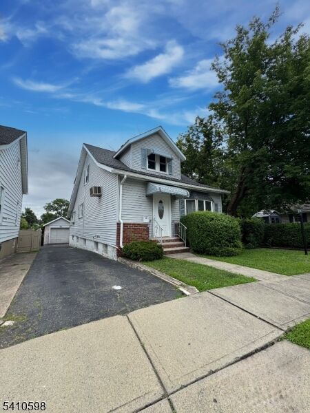 Property Photo:  4 Zeliff Ave  NJ 07424 