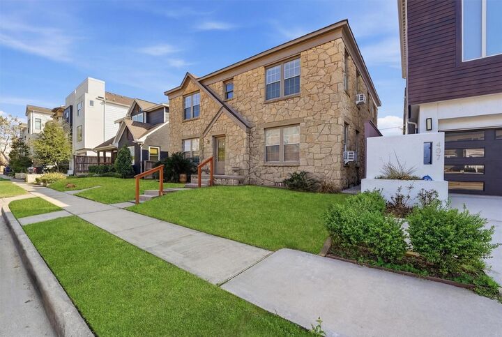 Property Photo:  403 W Polk Street 1  TX 77019 