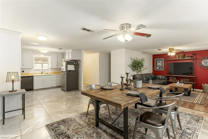 Property Photo: 103 S Ringgold Street TX 77486