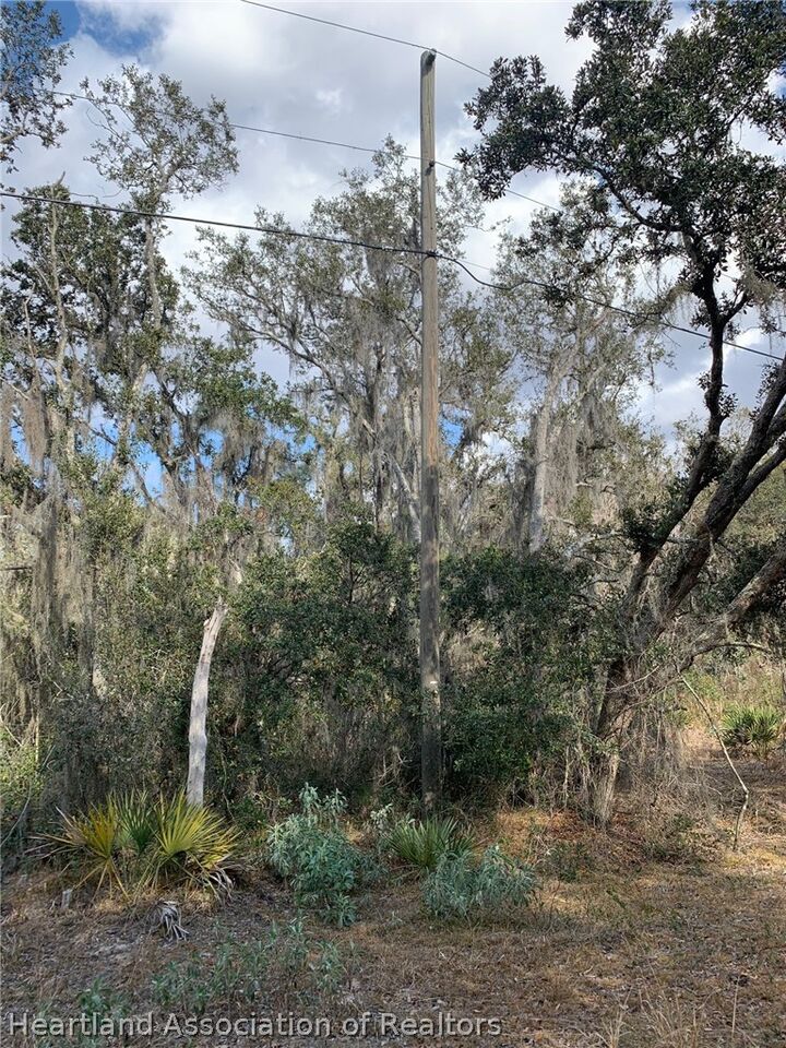 Property Photo:  2304 N Barclay Road  FL 33825 