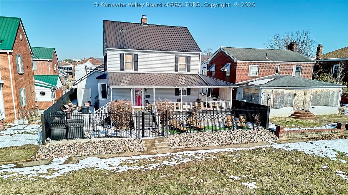 Property Photo:  1118 Kanawha Avenue  WV 25064 