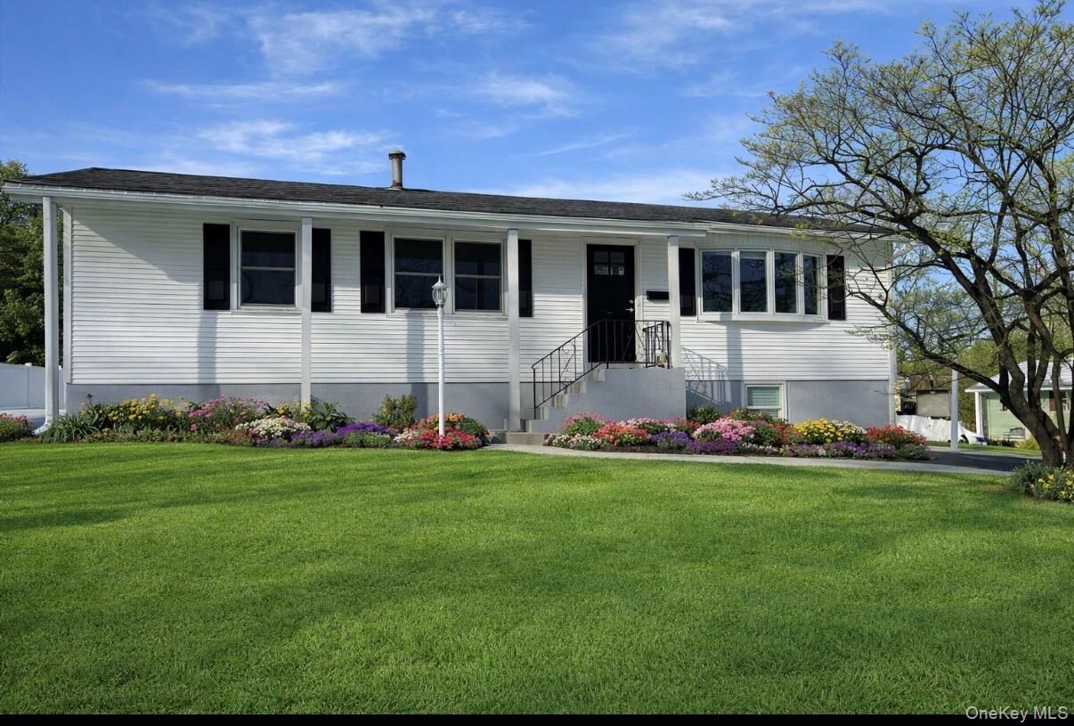 Property Photo:  6 Andre Avenue  NY 10983 