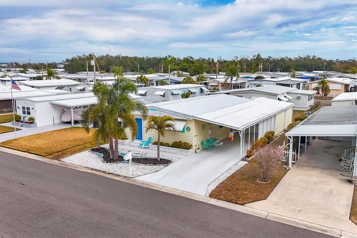 Property Photo: 1006 44th Avenue Drive E FL 34222