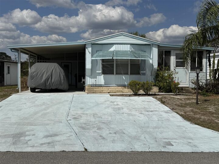 Property Photo: 8508 Breeze Hill Drive FL 33898