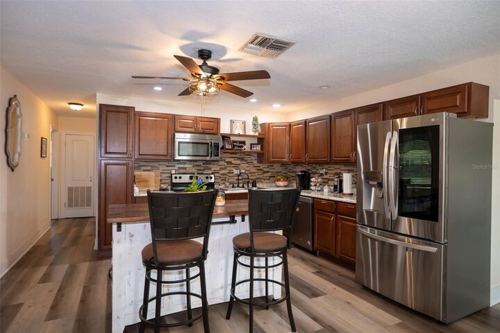 Property Photo:  20963 E Colonial Drive  FL 32709 