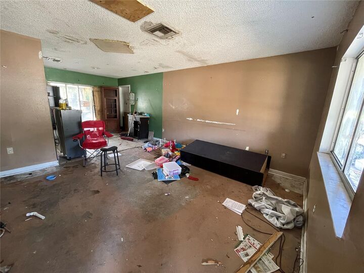 Property Photo: 2710 Lakewood Lane FL 32726