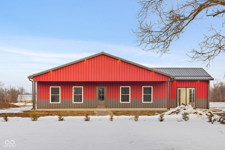 Property Photo: 8615 S 150 W IN 47201