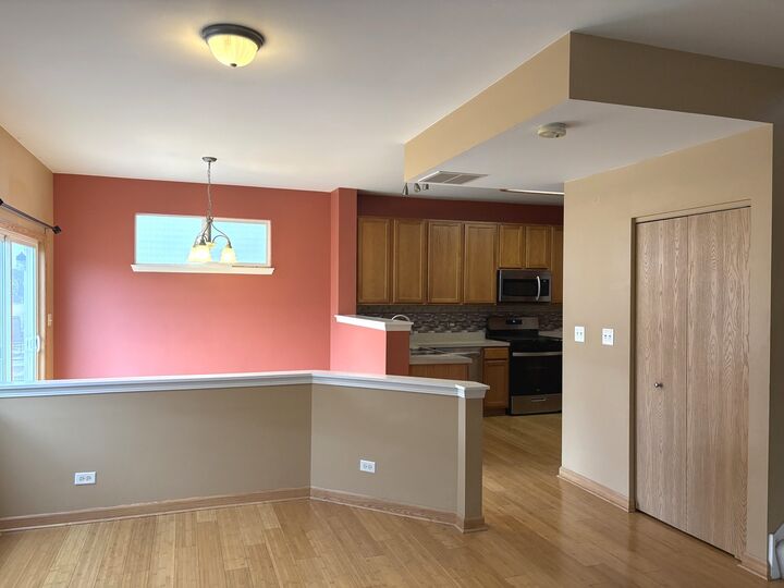 Property Photo:  209 W Norwell Lane  IL 60073 