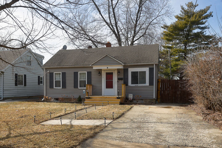 Property Photo:  113 S Westlawn Avenue  IL 60506 