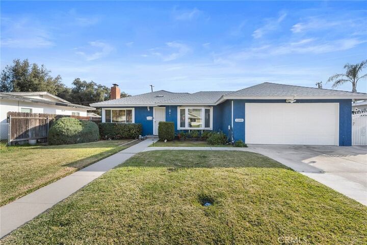 Property Photo:  1189 Mesa Verde  CA 92404 