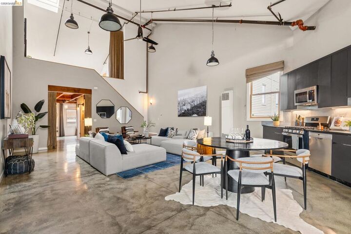 Property Photo: 2875 Glascock St 209 CA 94601