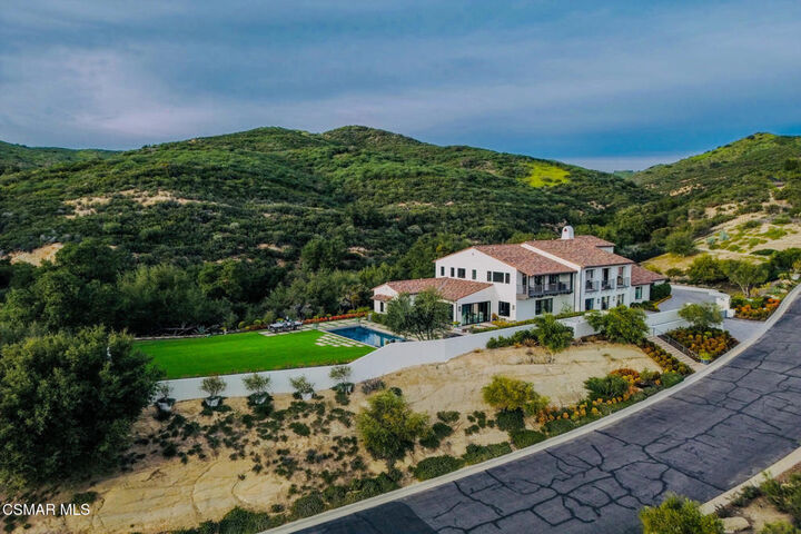 Property Photo:  2691 Country Ridge Road  CA 91302 