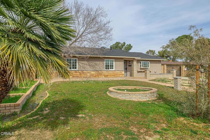 Property Photo:  39047 Juniper Tree Road  CA 93551 