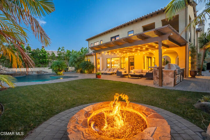 Property Photo:  796 Via Sedona  CA 91320 