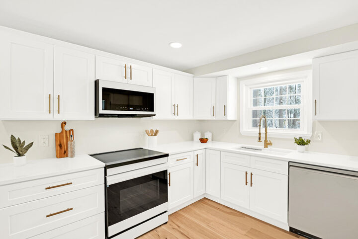 Property Photo:  7 Winterbrook Drive  ME 03909 