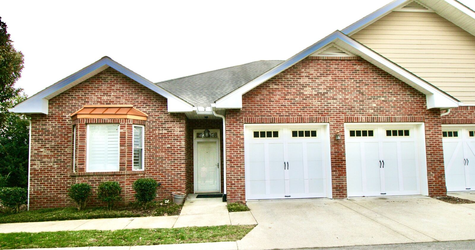 Property Photo: 800 Cedarstone Way TN 37214