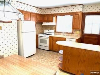 Property Photo:  734 Louise Court  NJ 07071 