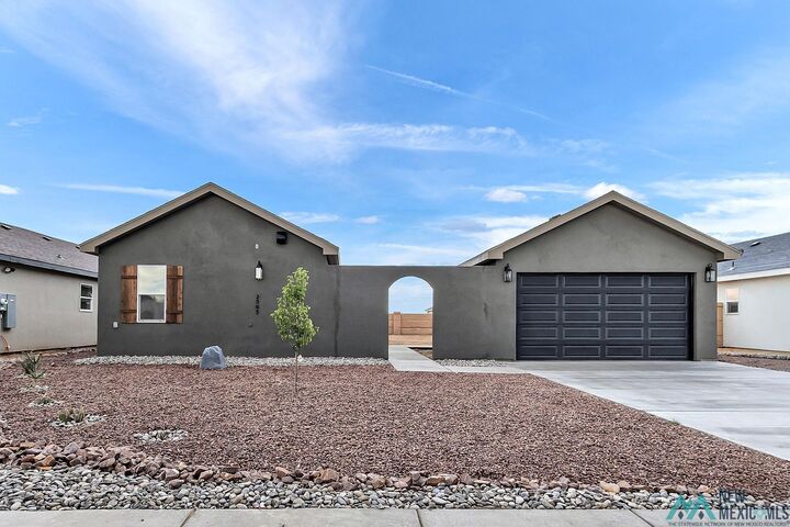 Property Photo: 2303 Magnolia Lane NM 88203
