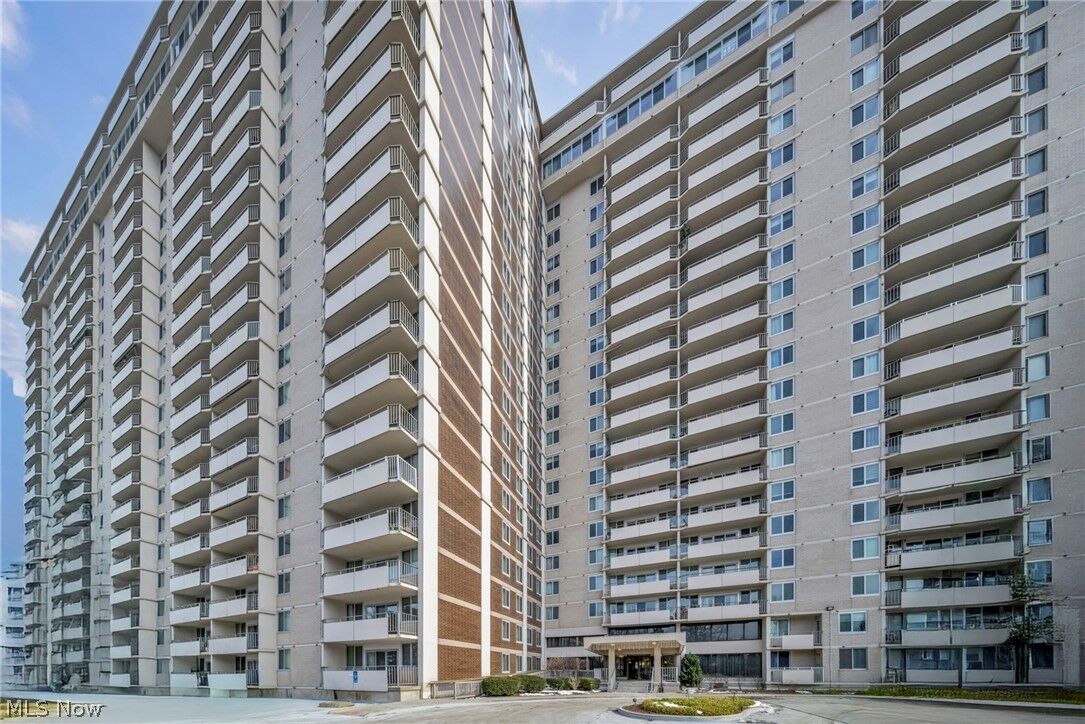 Property Photo: 12900 Lake Avenue 1127 OH 44107