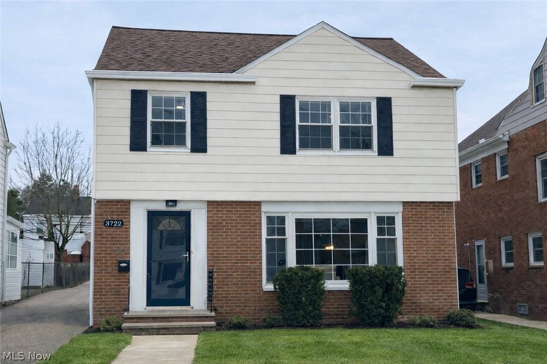 Property Photo:  3722 Ingleside Road  OH 44122 