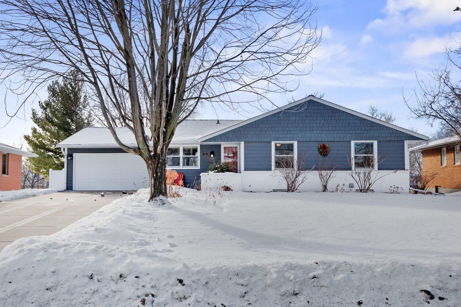 Property Photo: 5169 Abercrombie Drive MN 55439