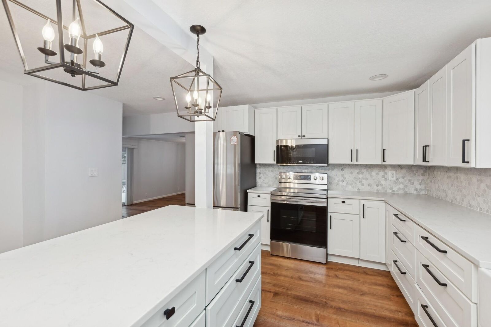 Property Photo:  2918 County Road 101 S  MN 55391 