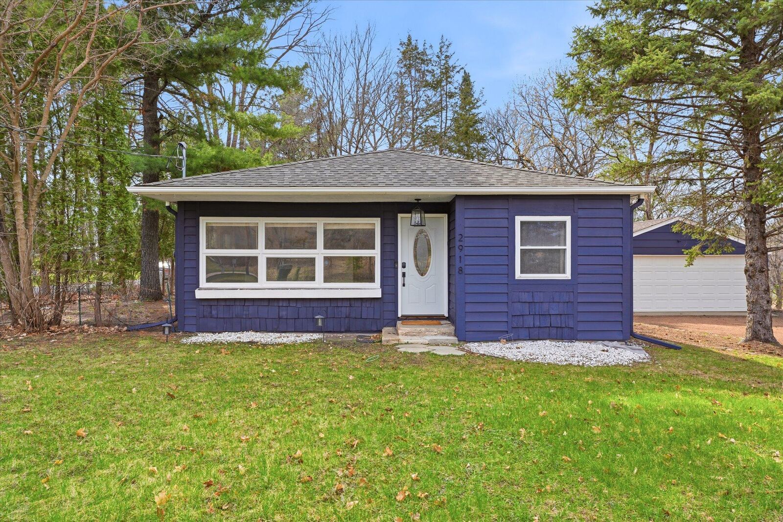 Property Photo:  2918 County Road 101 S  MN 55391 