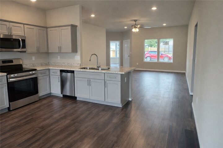 Property Photo: 2908 W Obsidian Street AR 72704