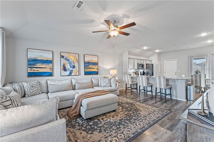 Property Photo:  1061 E Bunting Street  AR 72701 