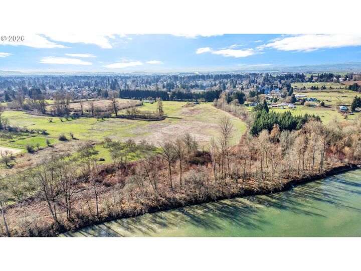 Property Photo:  1125 E Beacon Dr  OR 97404 