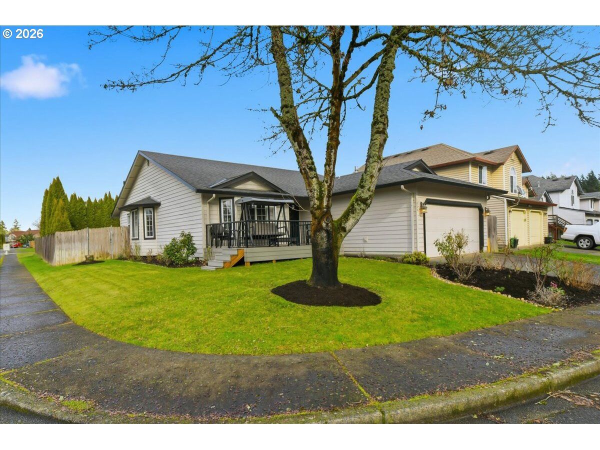 Property Photo:  1804 NE 150th St  WA 98686 