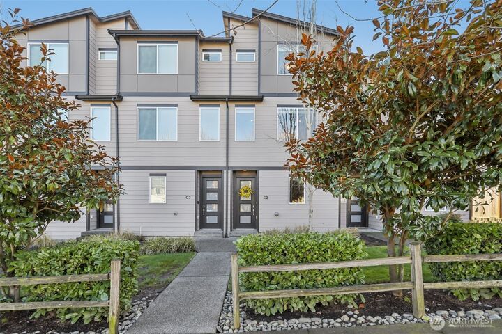 Property Photo:  3230  148th Street SW C2  WA 98087 