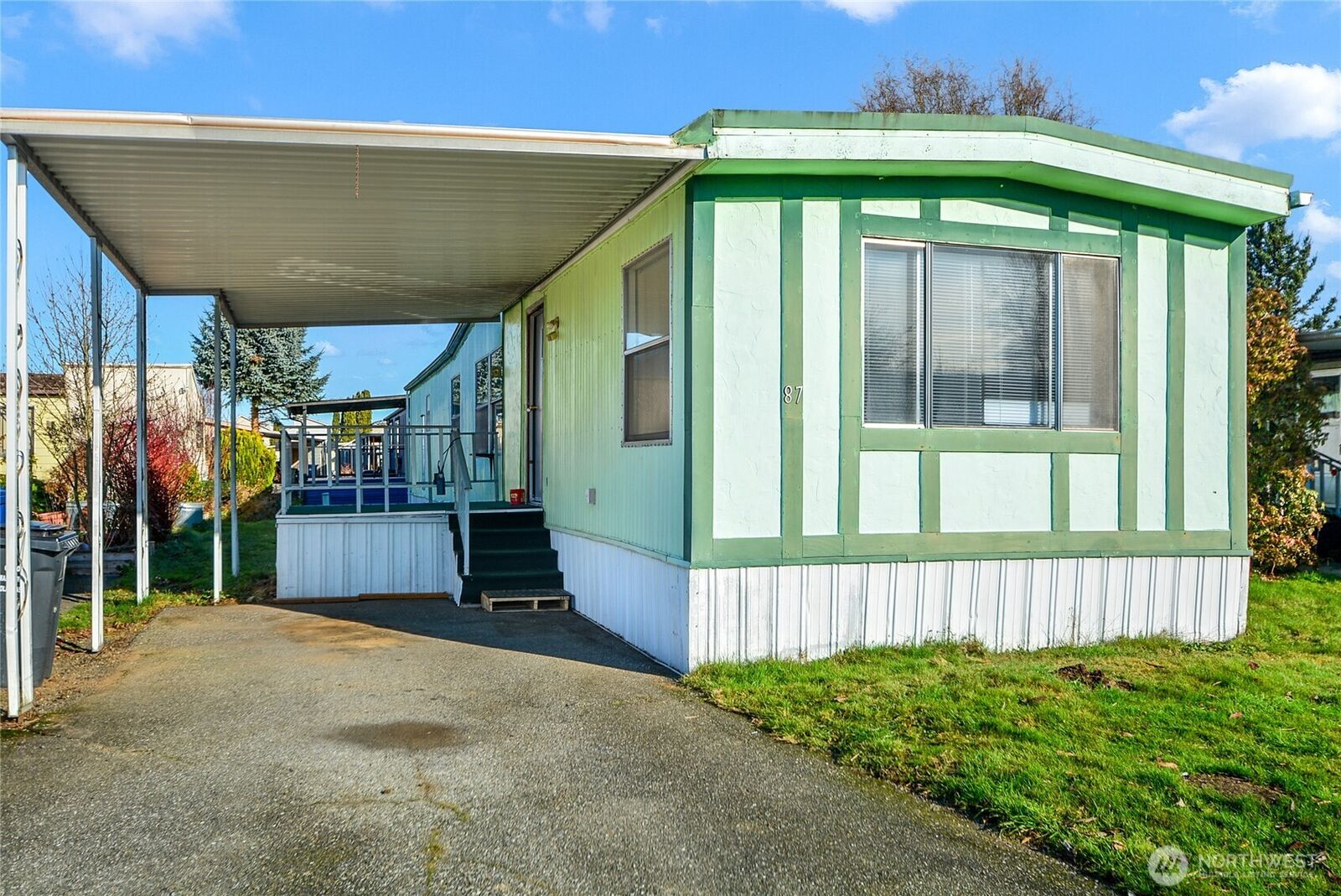 Property Photo:  16600  25th Avenue NE 87  WA 98271 