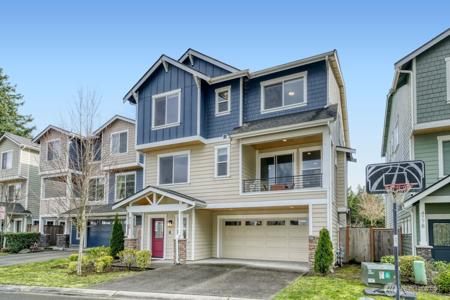 Property Photo:  4764  244th Ct  SE  WA 98029 