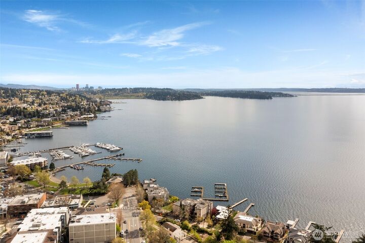 Property Photo:  116 B  2nd Street S B  WA 98033 