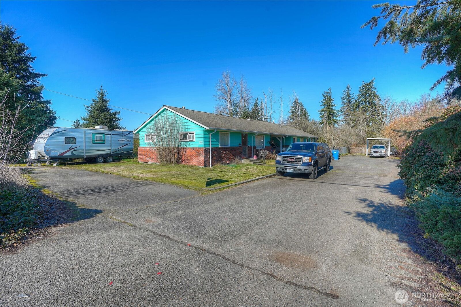 Property Photo: 305 138th Street E WA 98445