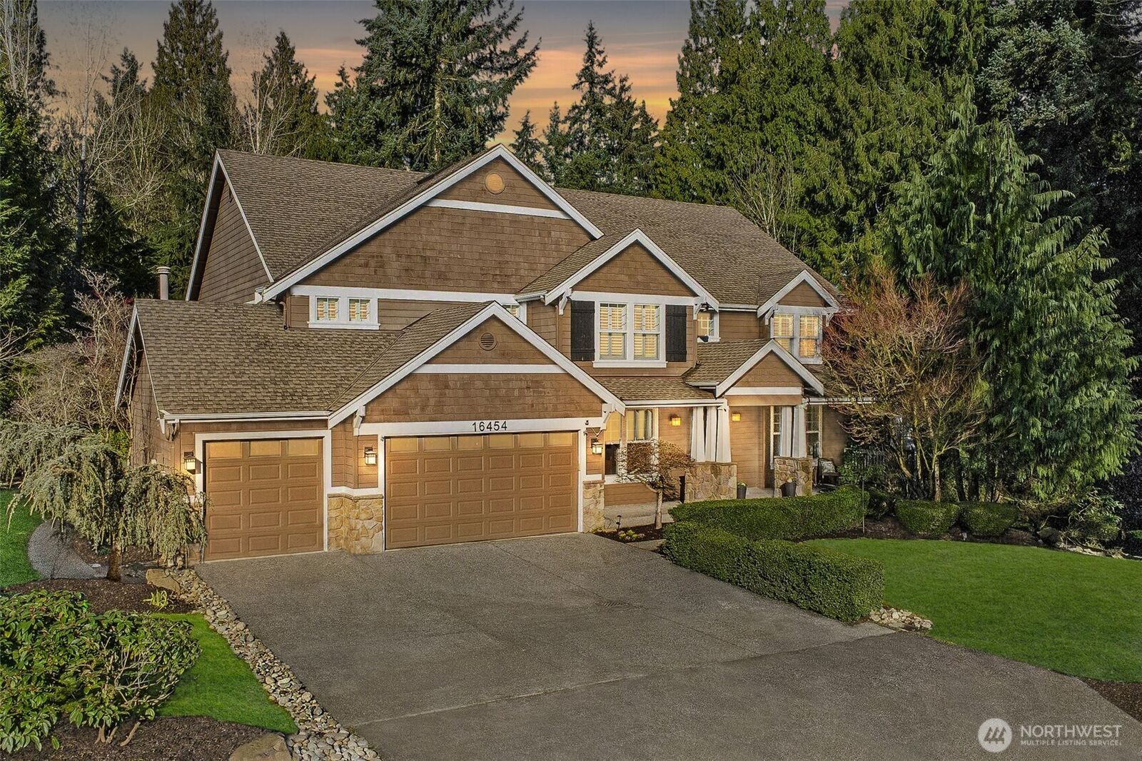 Property Photo: 16454 108th Avenue NE WA 98011