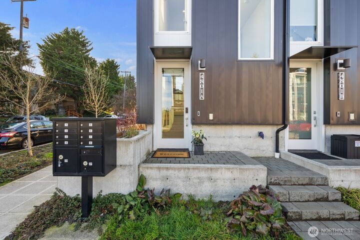 Property Photo:  4801  Dayton Avenue N A  WA 98103 