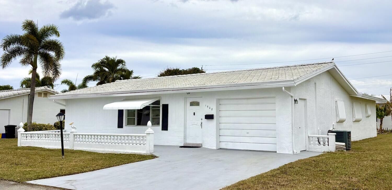 Property Photo:  1508 SW 22nd Avenue  FL 33426 