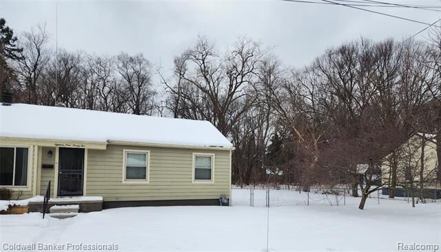 Property Photo:  18925 Bentler Street  MI 48219 