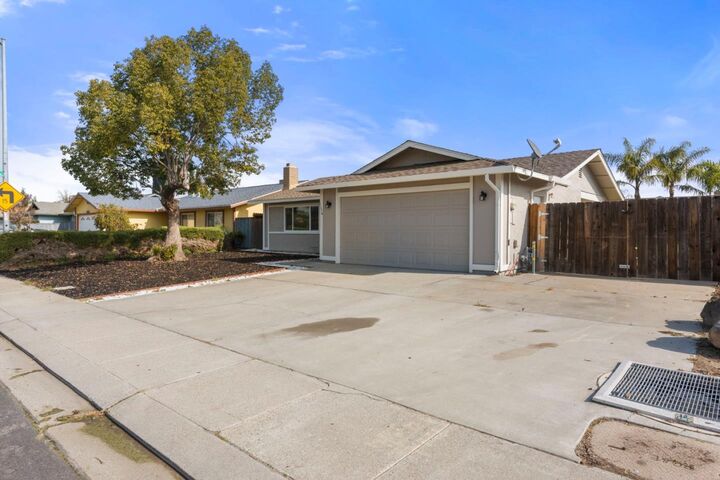 Property Photo:  1156 Marguerite Avenue  CA 95336 